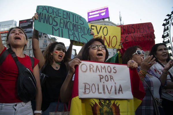 Bolivian President Resigns After Losing Backing of Security Forces