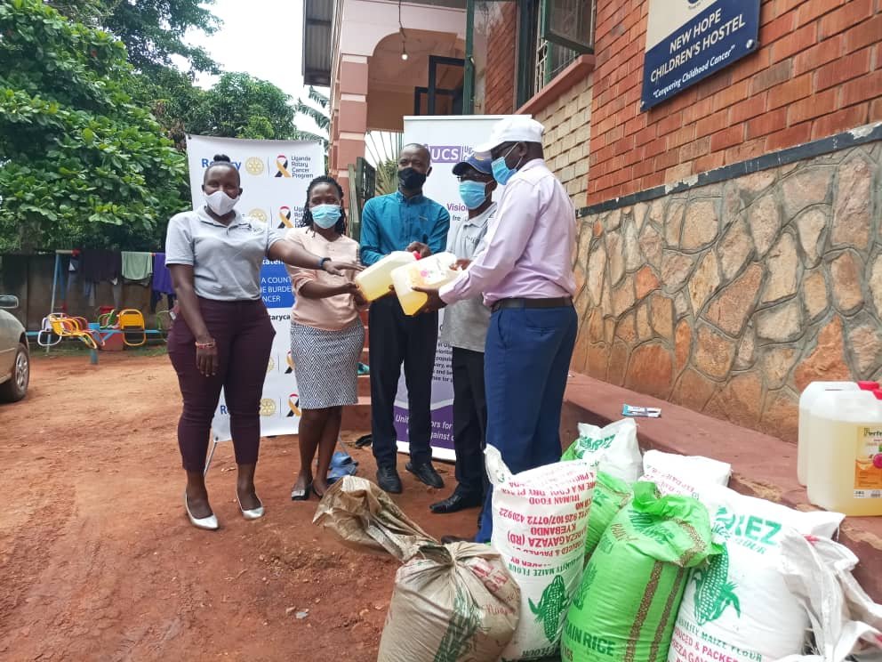 Cancer Patients Receive Aid From Tanqueray All Music Safari Fundraiser