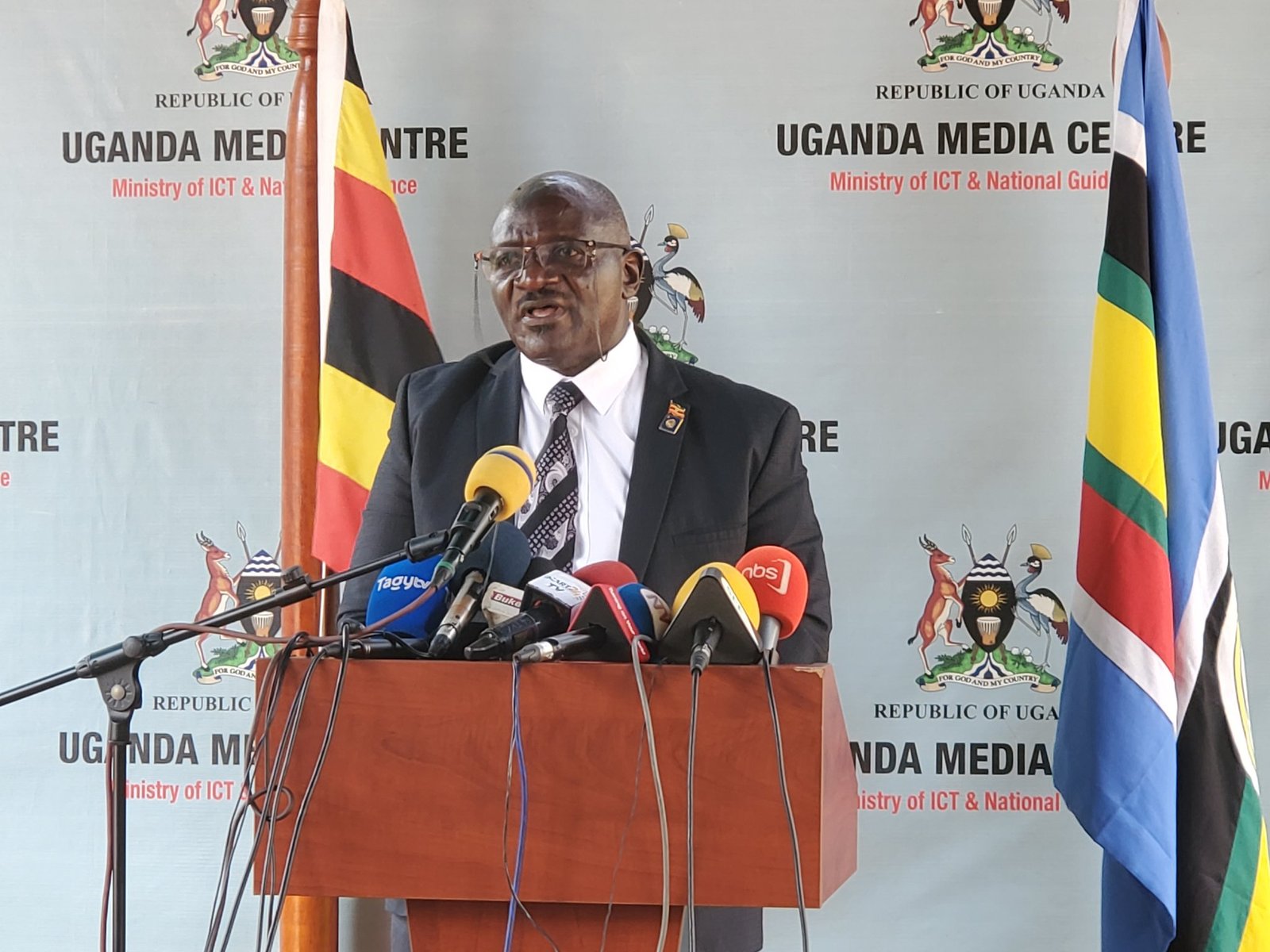 Nasser Rd ‘IT Gurus’ Count Losses As Gov’t Withdraws Vaccination Card Requirement for Passengers