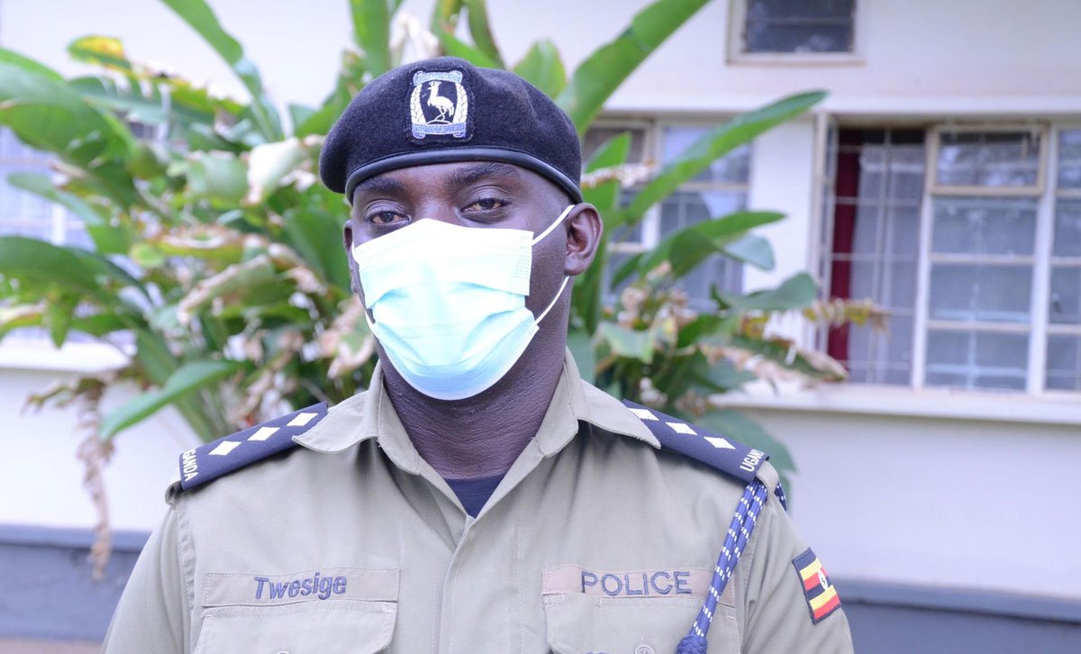 Policeman Guns Down 3 Over Bar Waitress