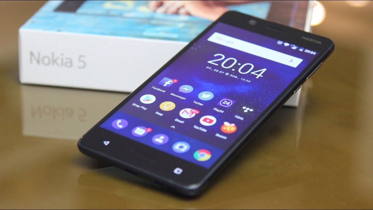 Nakasero SS Allows Smartphones In Class