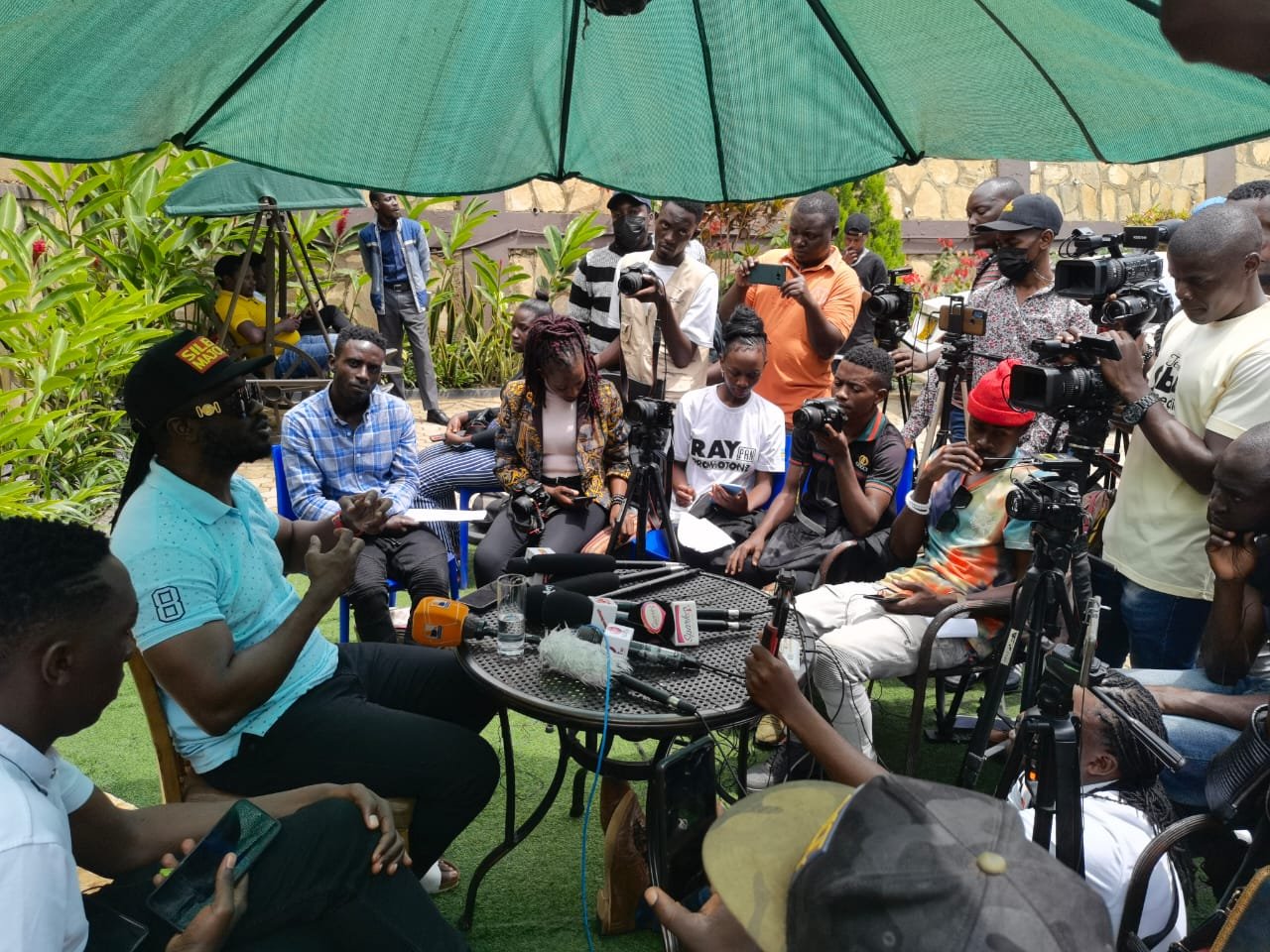 UMA PRESIDENCY: Bebe Cool Puts His Behind On Cindy