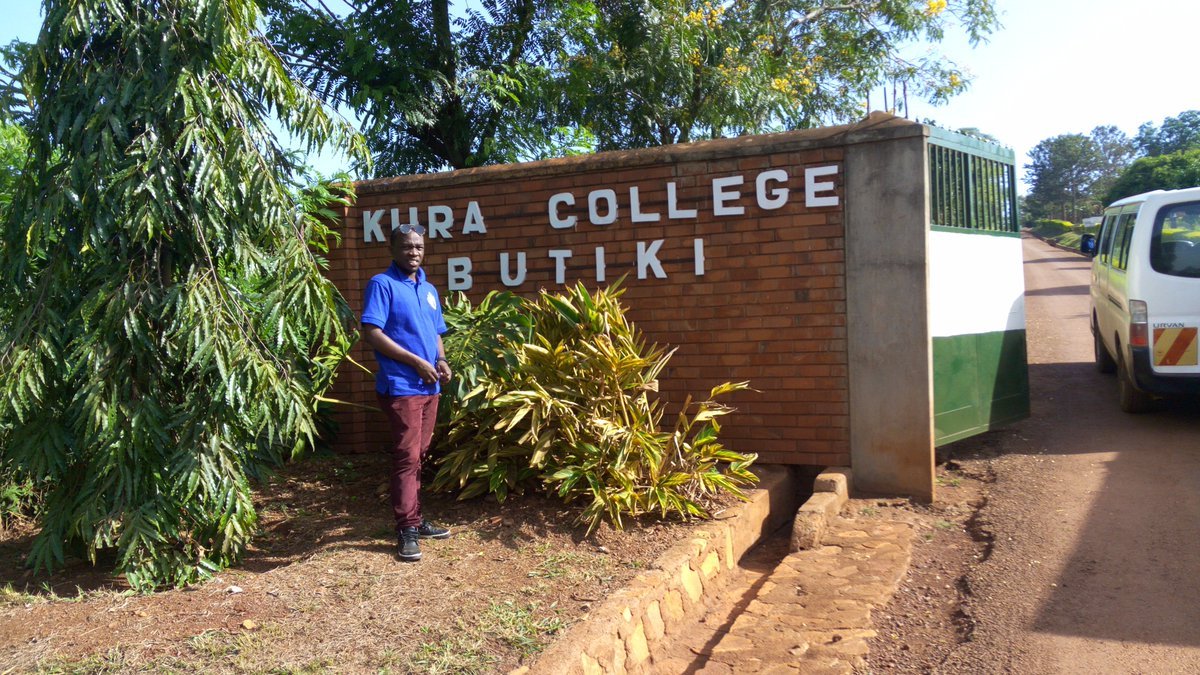 Butiki Old Boys Reject New Headteacher Because He is Not An OB