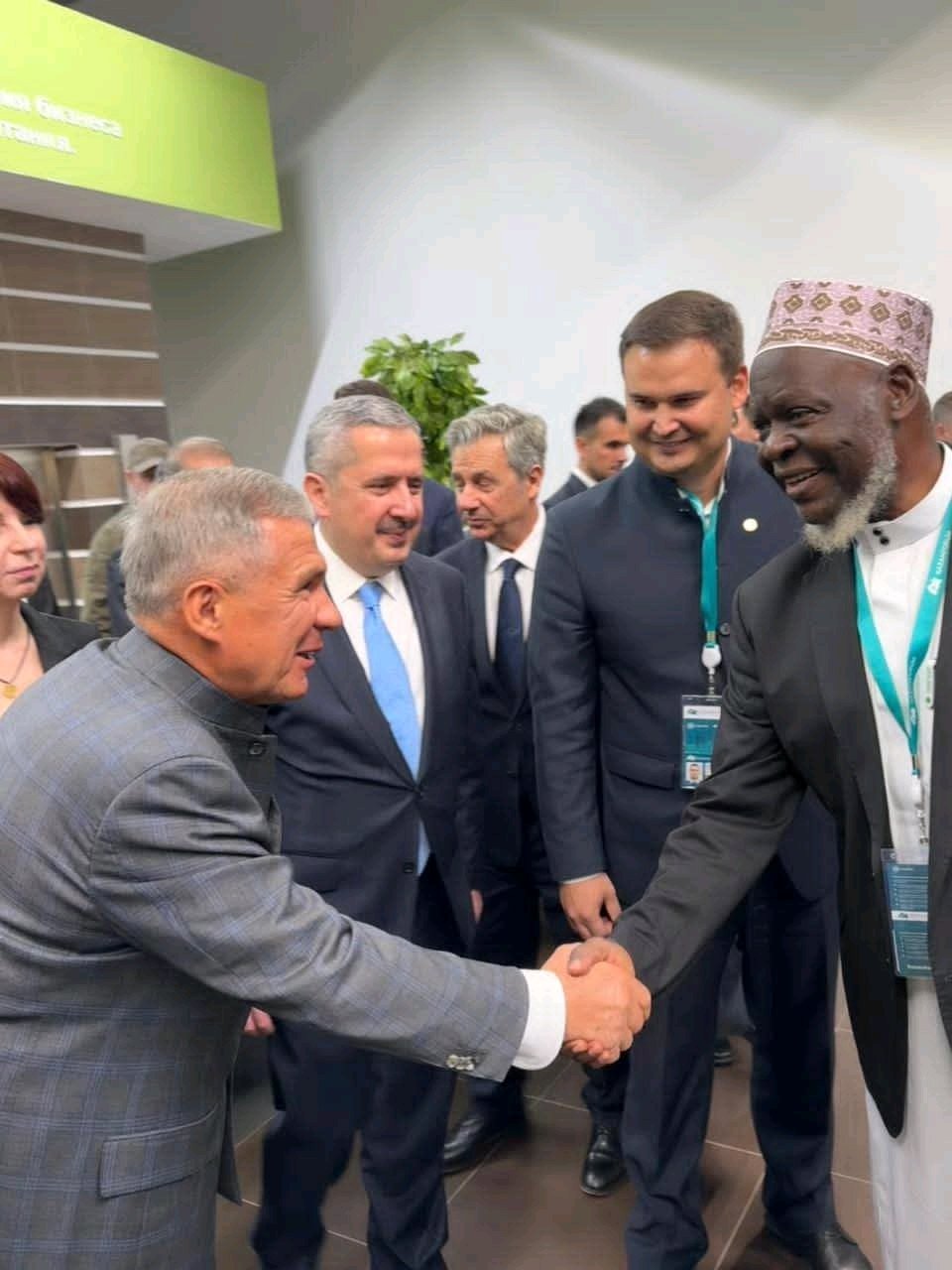 Mubaje Holds Bilateral Talks with Senior Russian Muslim Leaders at Kazan Forum