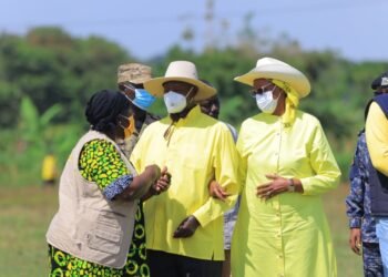 “Vote For Peace, Vote For Progress”: Museveni And First Lady Energize Bugweri Supporters