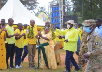 Kakumiro Pledges Total Support For NRM as Museveni Wraps up Bunyoro Tour
