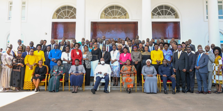 Museveni Bids Farewell To Cabinet